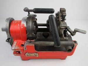 ねじ切り機